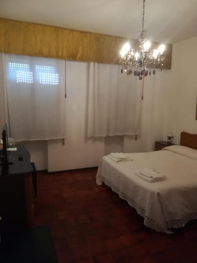 Manu Vintage B&B Cattolica Kültér fotó