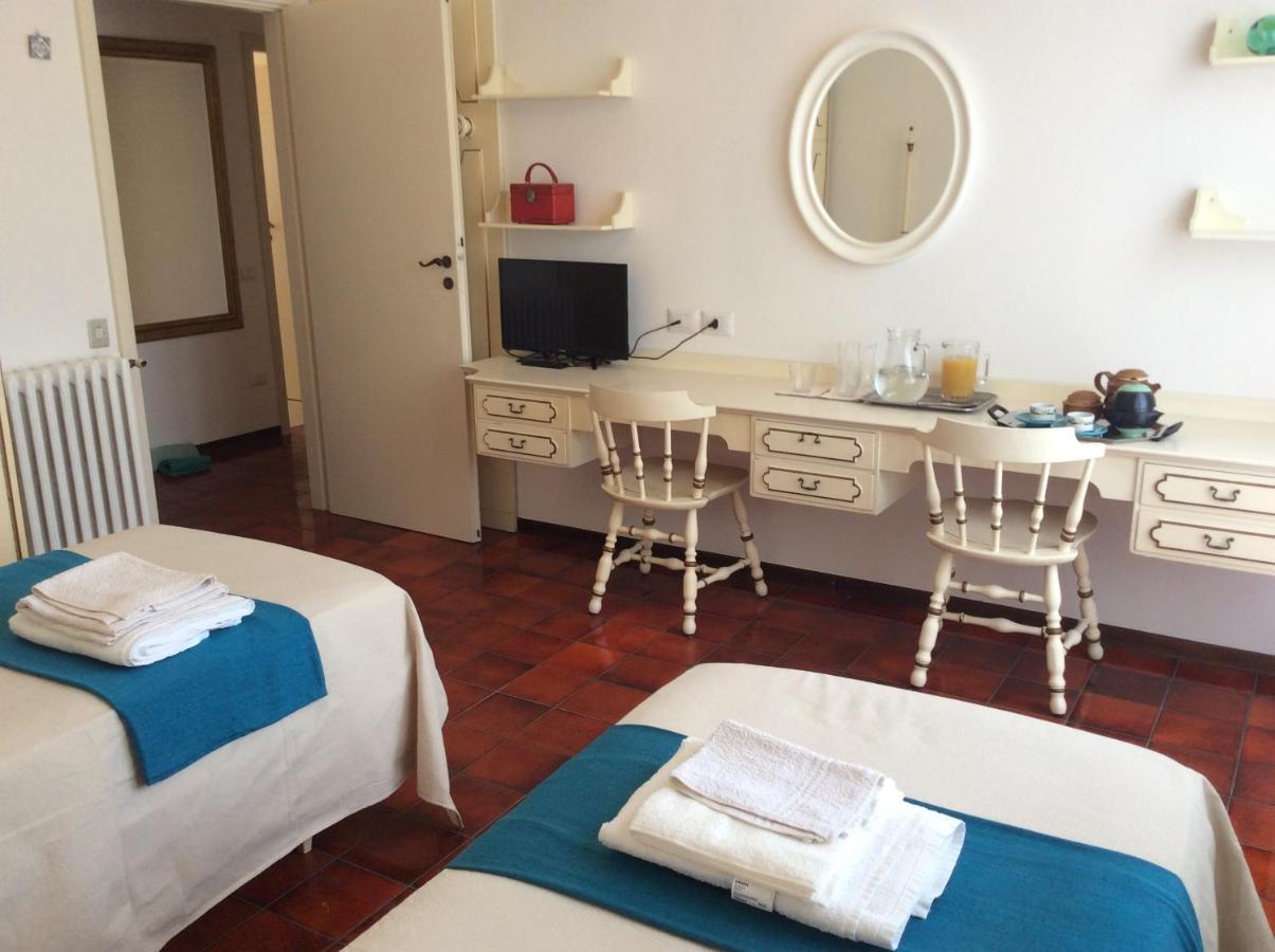 Manu Vintage B&B Cattolica Kültér fotó